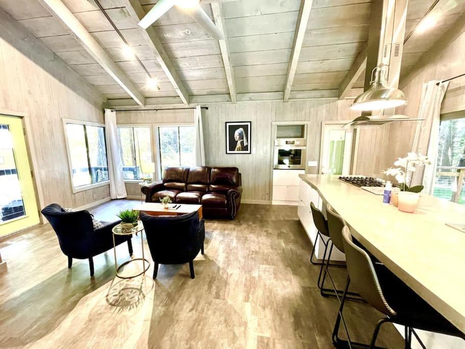 Вилла Modern House W. Fast Internet In 1 Acre Land Оксидентал Экстерьер фото