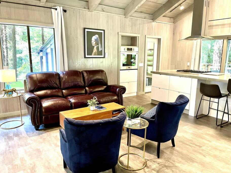 Вилла Modern House W. Fast Internet In 1 Acre Land Оксидентал Экстерьер фото